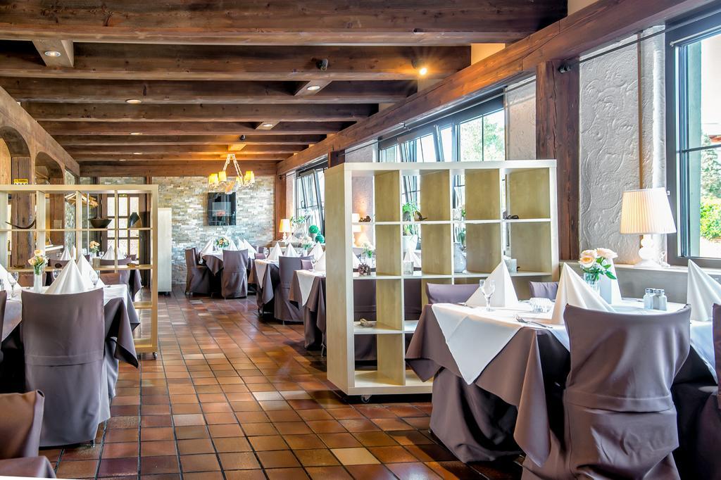 Hotel-Restaurant Schwyzerhuesli Viernheim Exterior photo